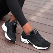 Sneakers med støttende indersål, skridsikker sål og alsidigt design