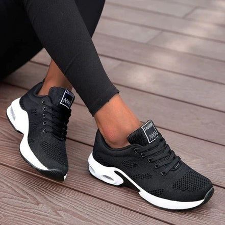 Sneakers med støttende indersål, skridsikker sål og alsidigt design