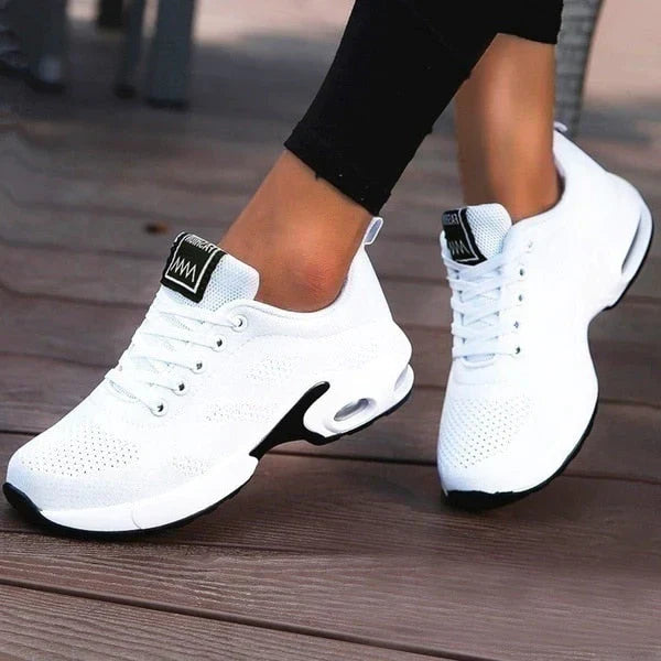 Sneakers med støttende indersål, skridsikker sål og alsidigt design