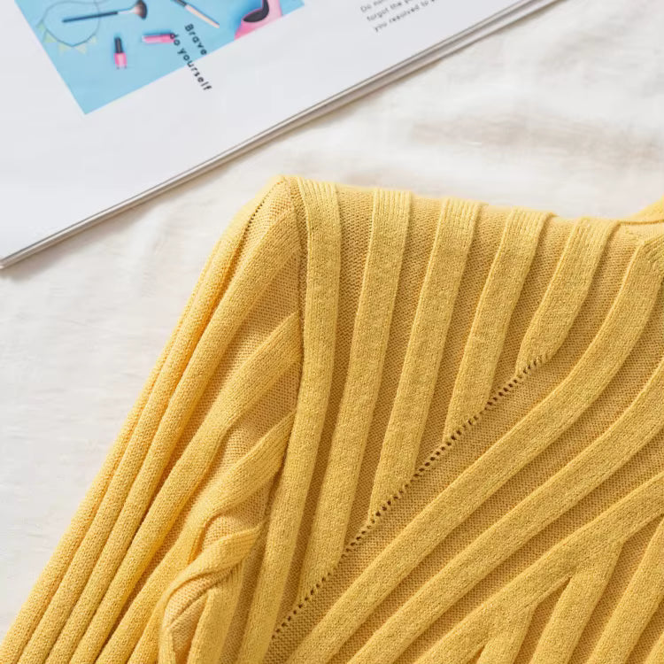 Norevet højhalset striktrøje – Slim fit pullover med ribdetaljer (One Size)