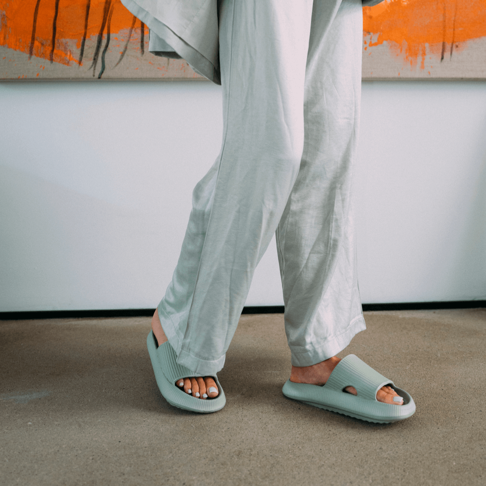 Avelia damesandaler – slip-on sandaler med åben tå og bred rem