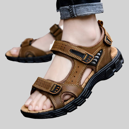 Norvian sandaler med formet sål og åndbar konstruktion