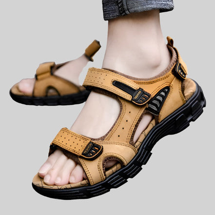 Norvian sandaler med formet sål og åndbar konstruktion
