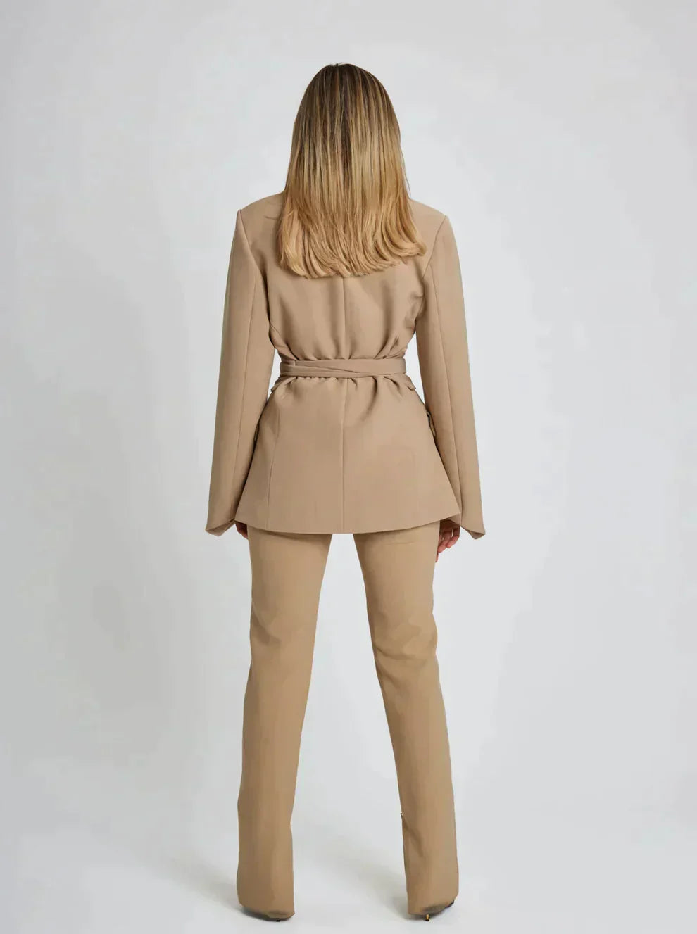 Elisa belted blazer – lang model med aftageligt bælte