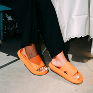 Avelia damesandaler – slip-on sandaler med åben tå og bred rem