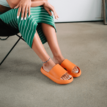Avelia damesandaler – slip-on sandaler med åben tå og bred rem