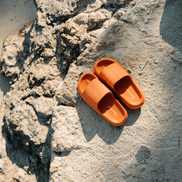 Avelia damesandaler – slip-on sandaler med åben tå og bred rem