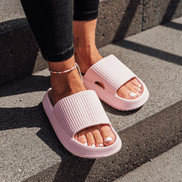 Avelia damesandaler – slip-on sandaler med åben tå og bred rem