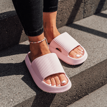 Avelia damesandaler – slip-on sandaler med åben tå og bred rem