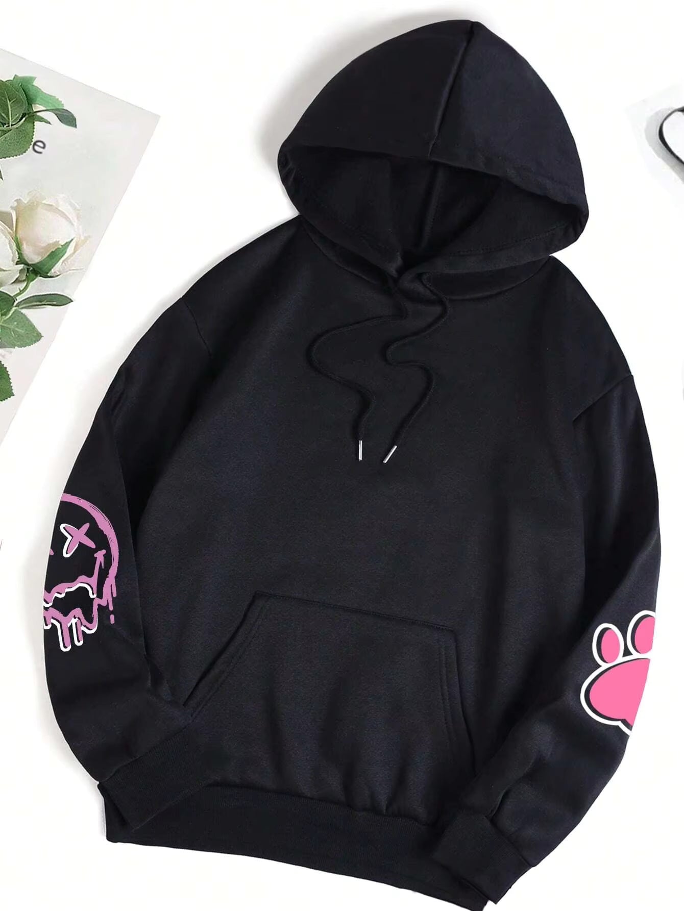Unisex hættetrøje med moderne print – blød fleece sweatshirt
