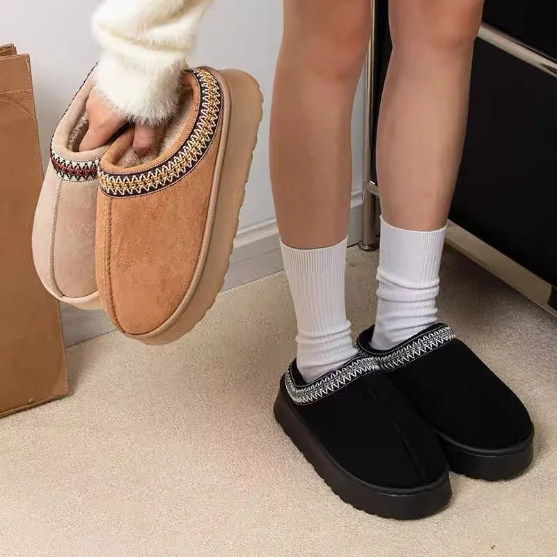 Trendy plyssede platformtøfler