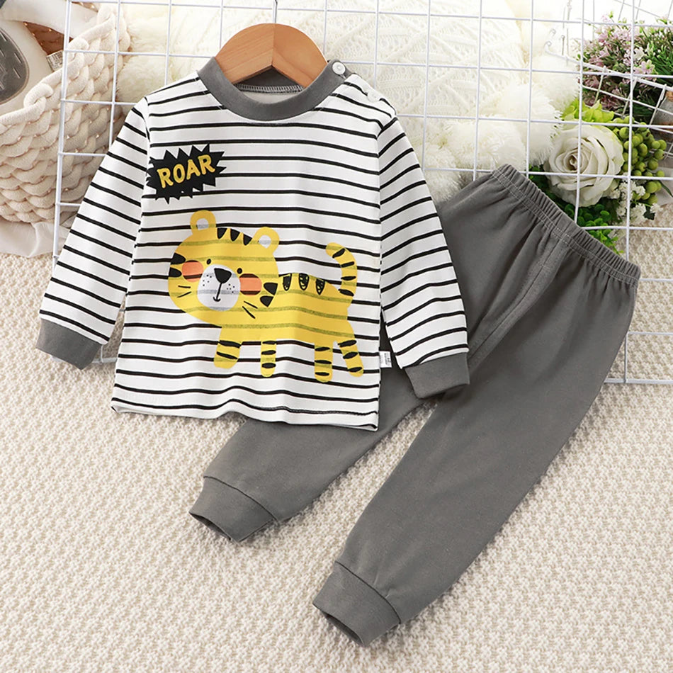 Uniro børnepyjamas – Unisex sæt med print til efterår og indendørs brug