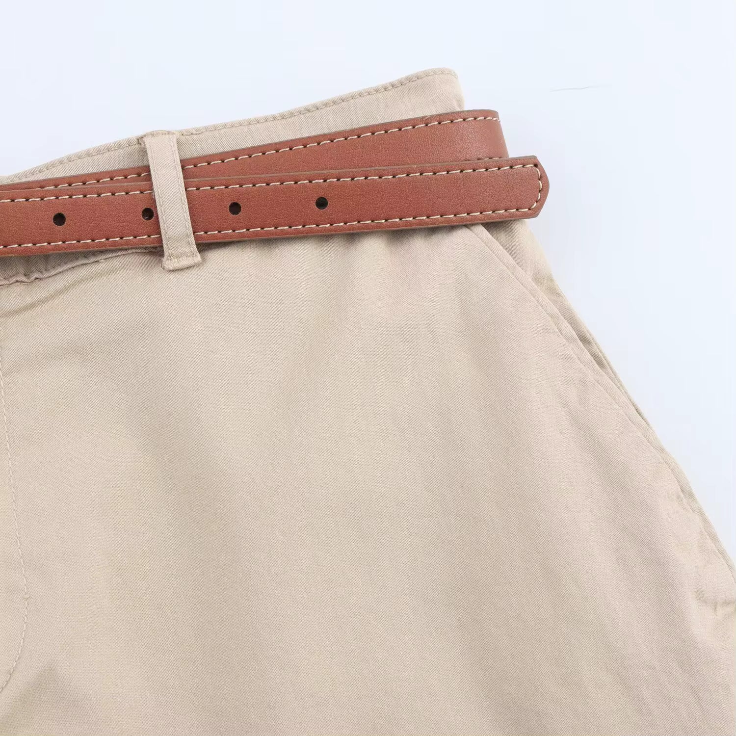 Dames shorts med bælte og læg – Linavera