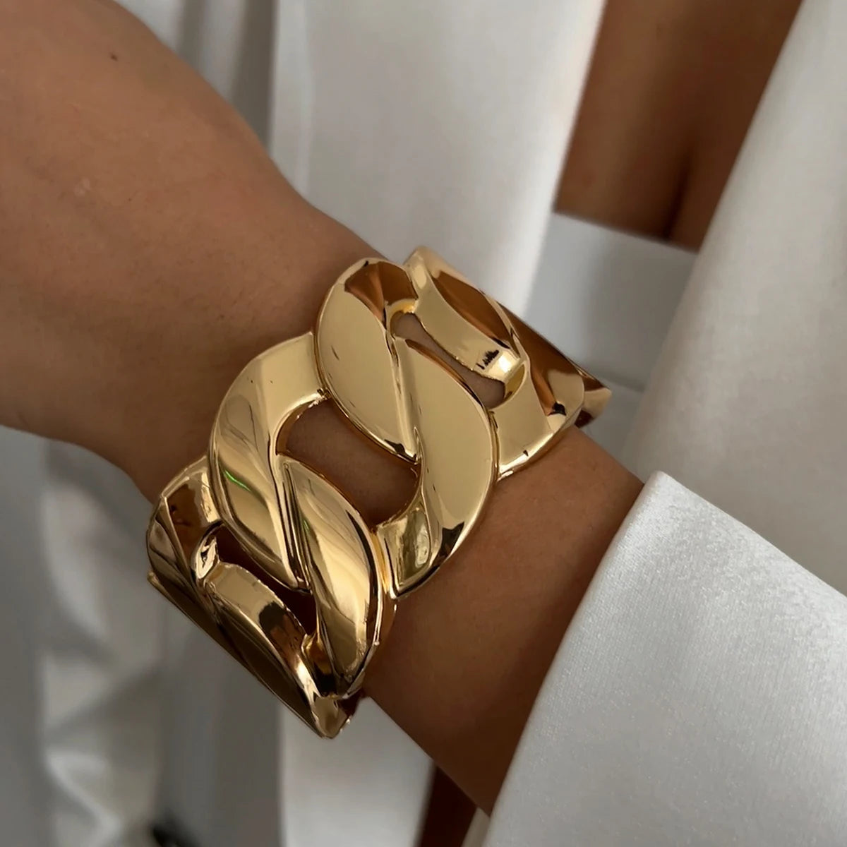 Solvia Cuff Armbånd – Justerbart geometrisk metalarmbånd