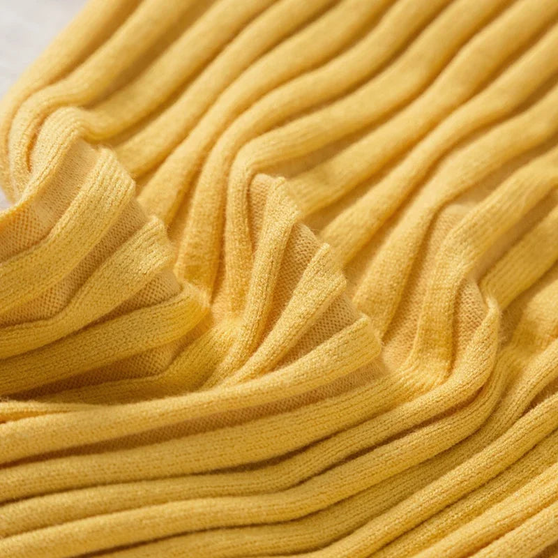 Norevet højhalset striktrøje – Slim fit pullover med ribdetaljer (One Size)