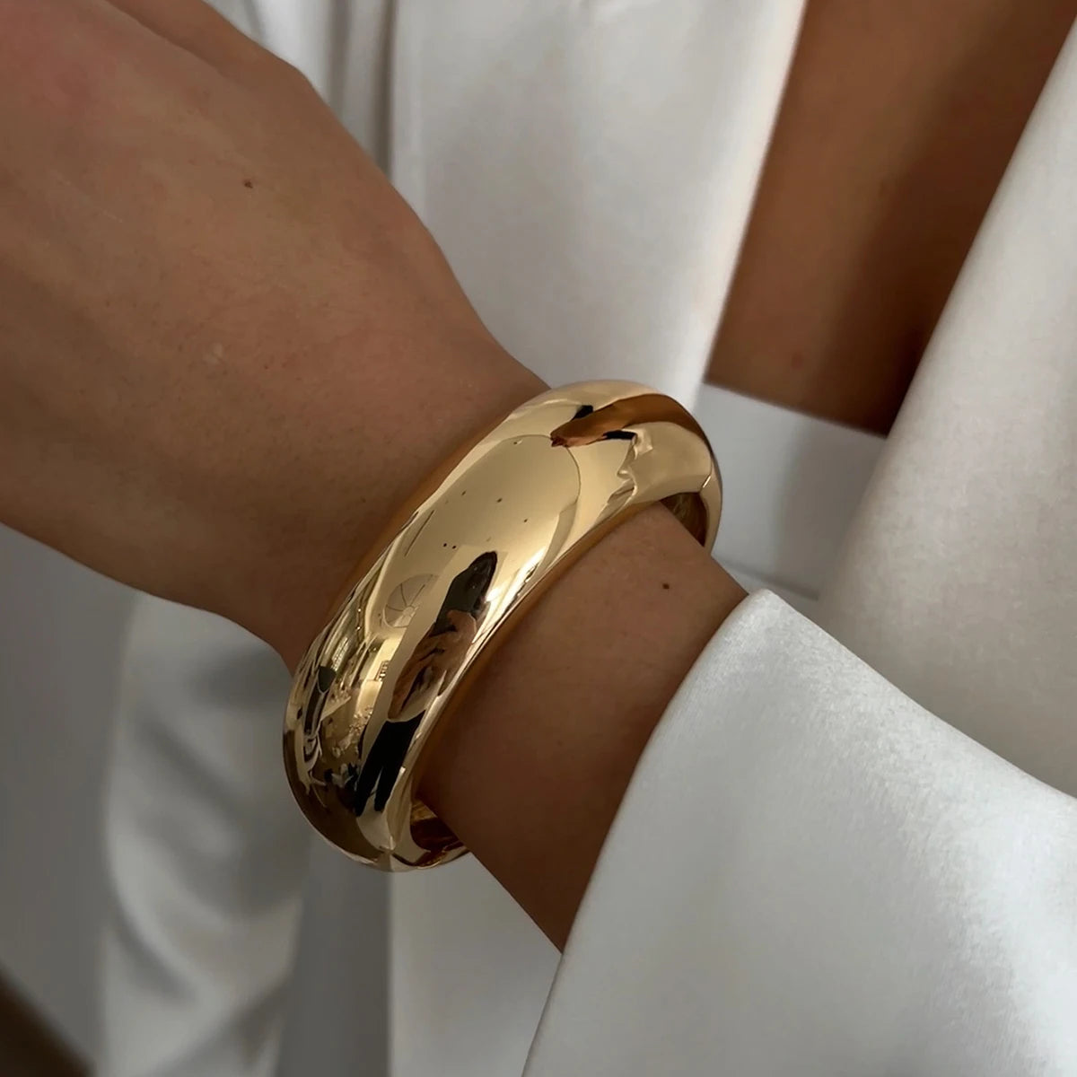 Solvia Cuff Armbånd – Justerbart geometrisk metalarmbånd