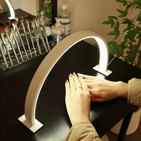 Lumera LED stolná lampa s 3 farbami svetla a USB pripojením