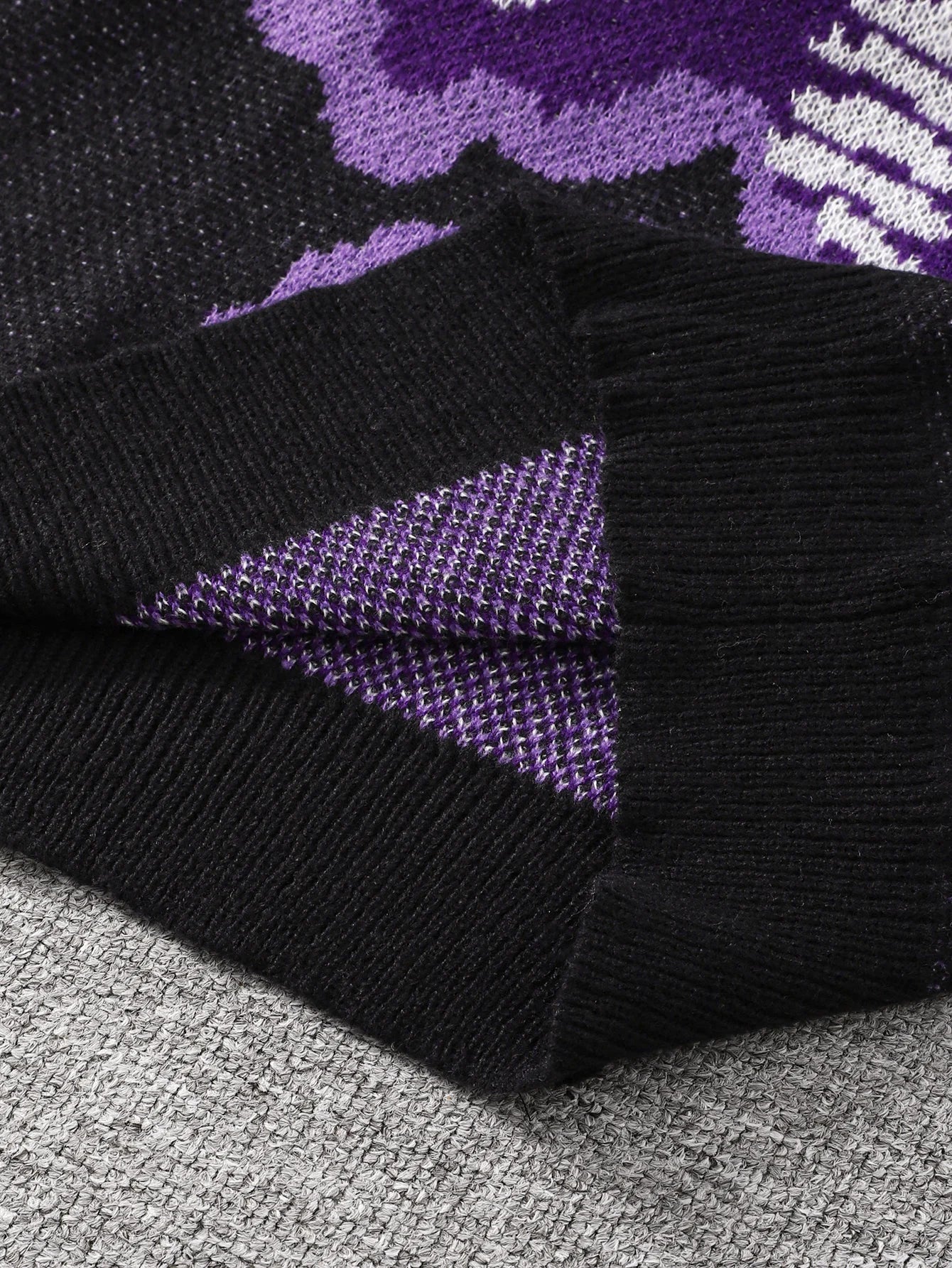 Averin striktrøje til mænd – jacquardmønster med kontrastfarver og rund hals