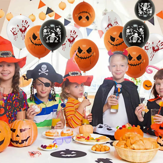 Halloweenské balónky s otisky rukou a motivy lebek - Hallowyn