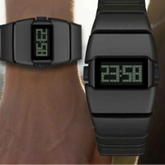 Digital LED-ur med stopur og datovisning – Chronex