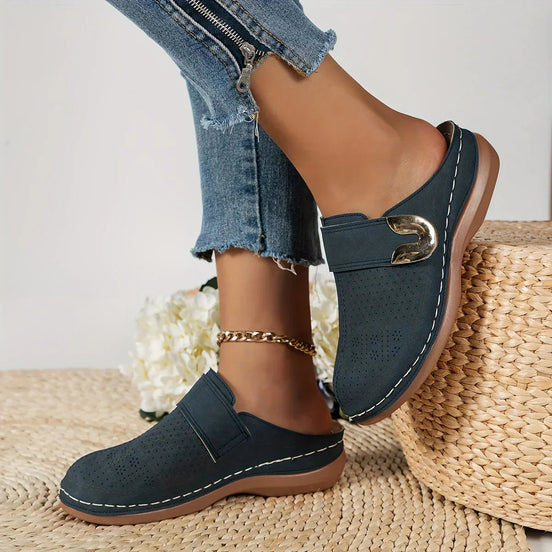 Solveta drewniaki typu slip-on z odkrytą piętą i zaokrąglonym noskiem