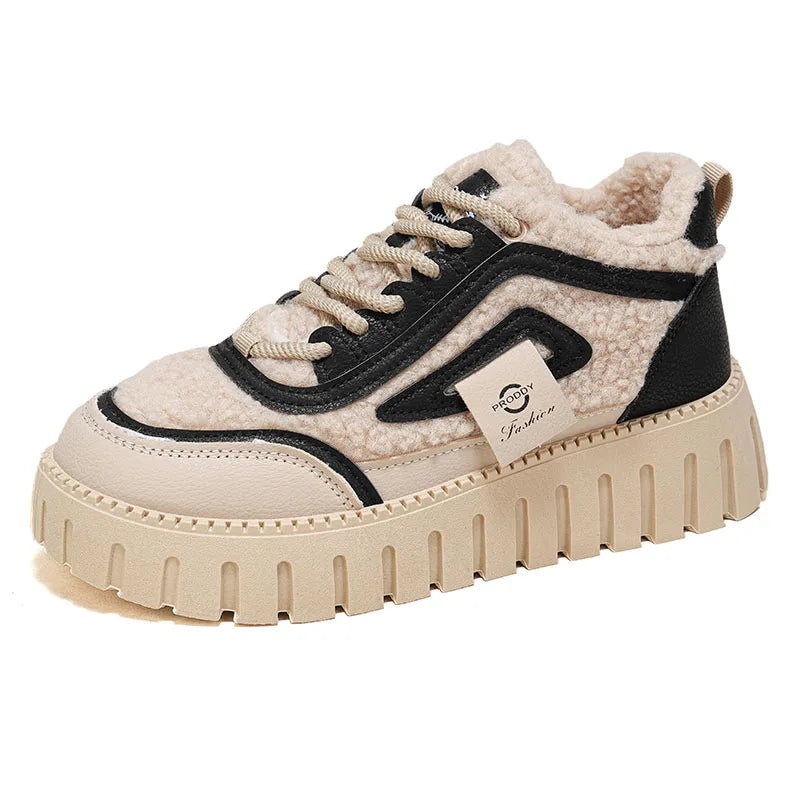 Krótkie zimowe buty damskie z podszewką ze sztucznego futra - Nivessa