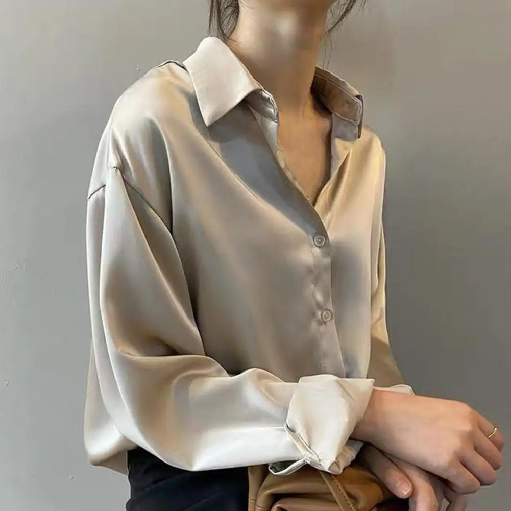 Vintage Bluse – Satin & Klasse