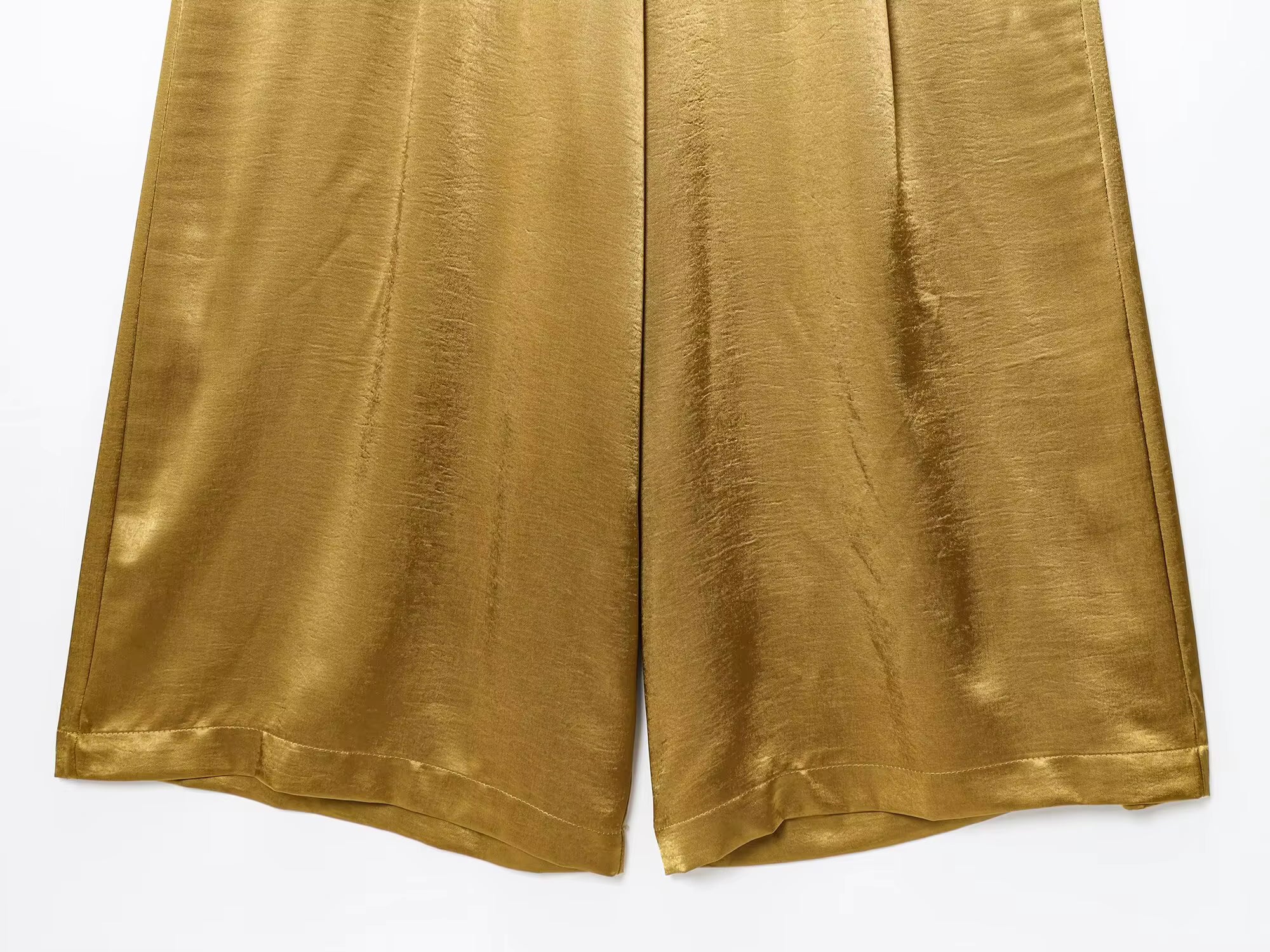 Olivina bukser – elegante vide bukser med bælte i satinlook