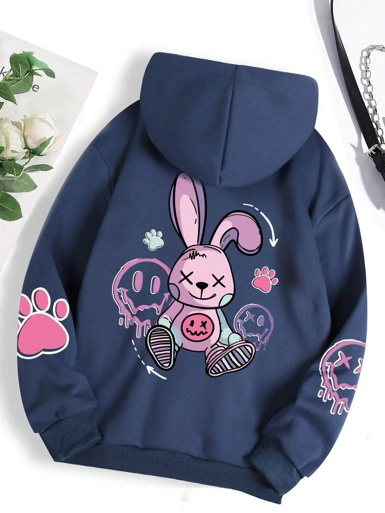 Unisex hættetrøje med moderne print – blød fleece sweatshirt