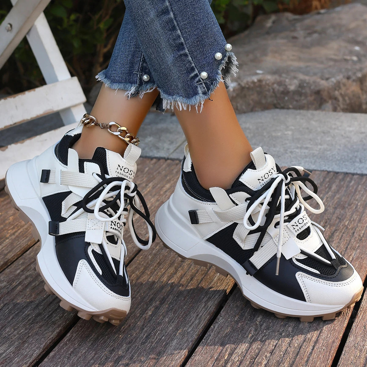 Velina sneakers – lette snørelukningssko til hverdag