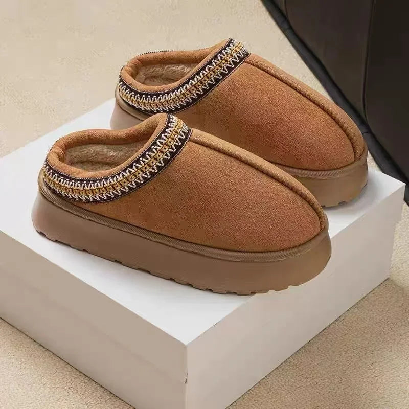 Trendy plyssede platformtøfler