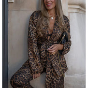 Dame buksesæt med leopardmønster og lang blazer – Leorisse