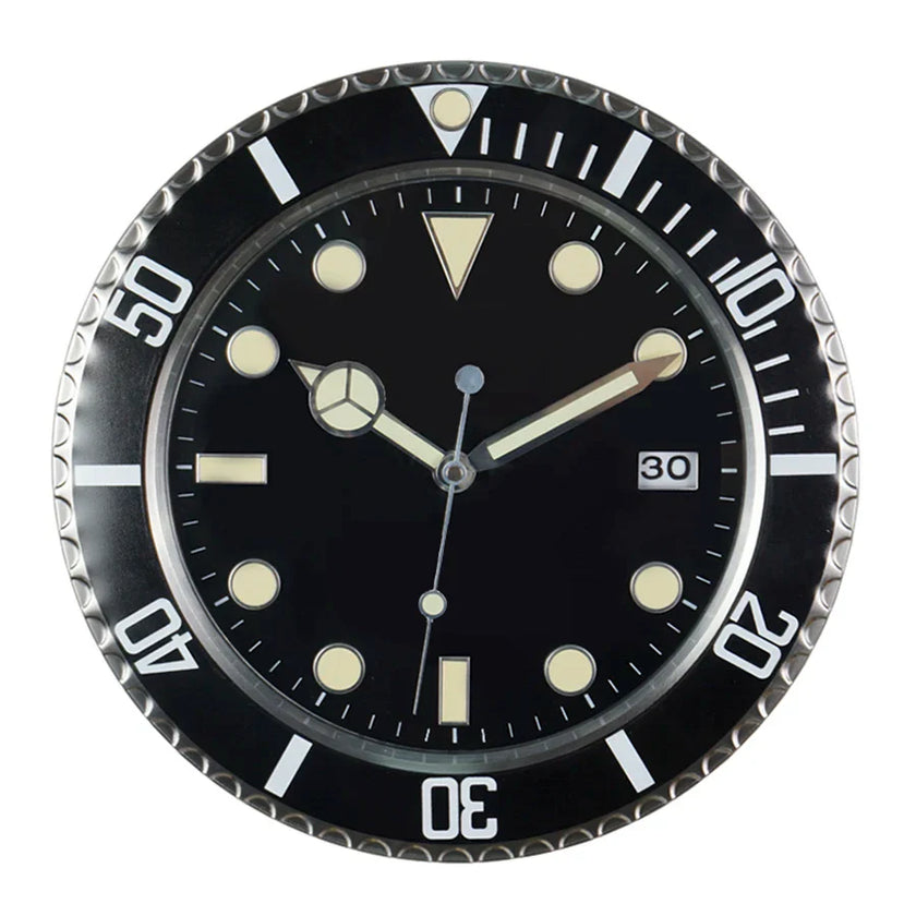 Solvéra metal vægur – 34 cm med selvlysende visere