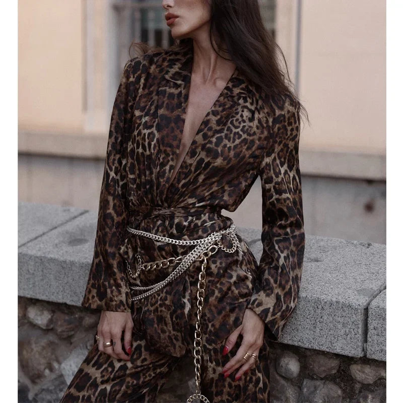 Dame buksesæt med leopardmønster og lang blazer – Leorisse