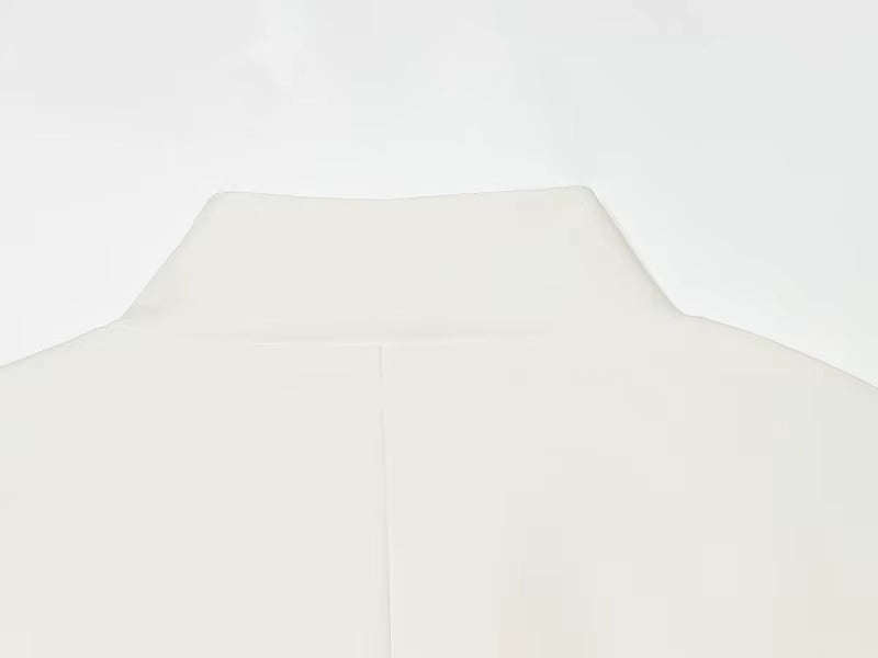 Cropped blazer med korte ærmer og knaplukning – Novelle