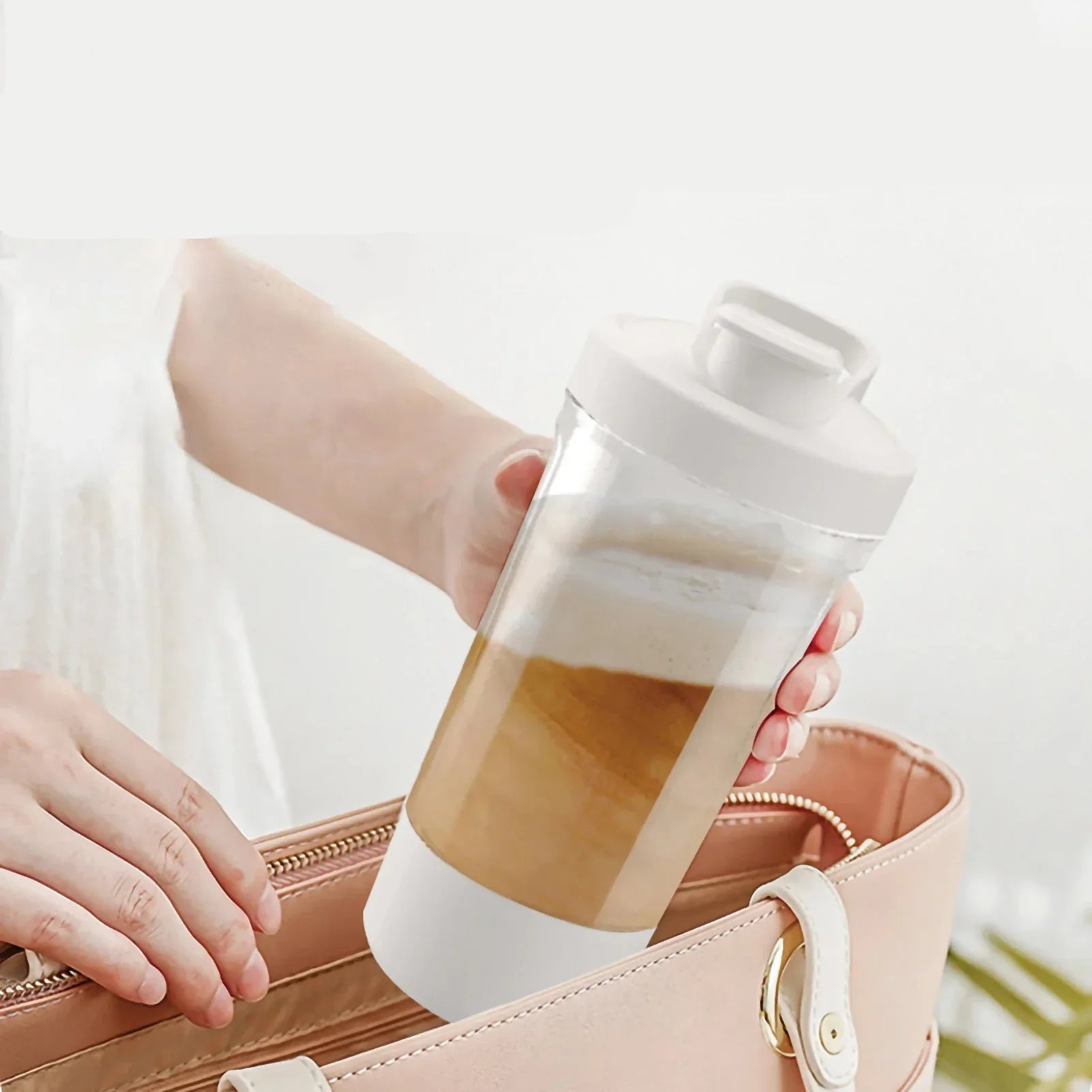 Mixora Go el-shaker – genopladelig shaker med automatisk blanding