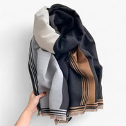 Velira tørklæde til kvinder med geometrisk mønster og oversized design