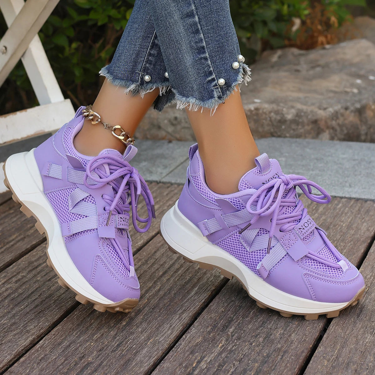 Velina sneakers – lette snørelukningssko til hverdag