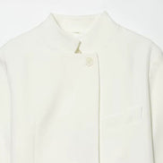 Cropped blazer med korte ærmer og knaplukning – Novelle