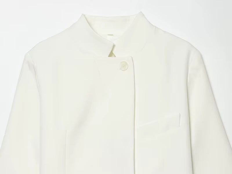 Cropped blazer med korte ærmer og knaplukning – Novelle