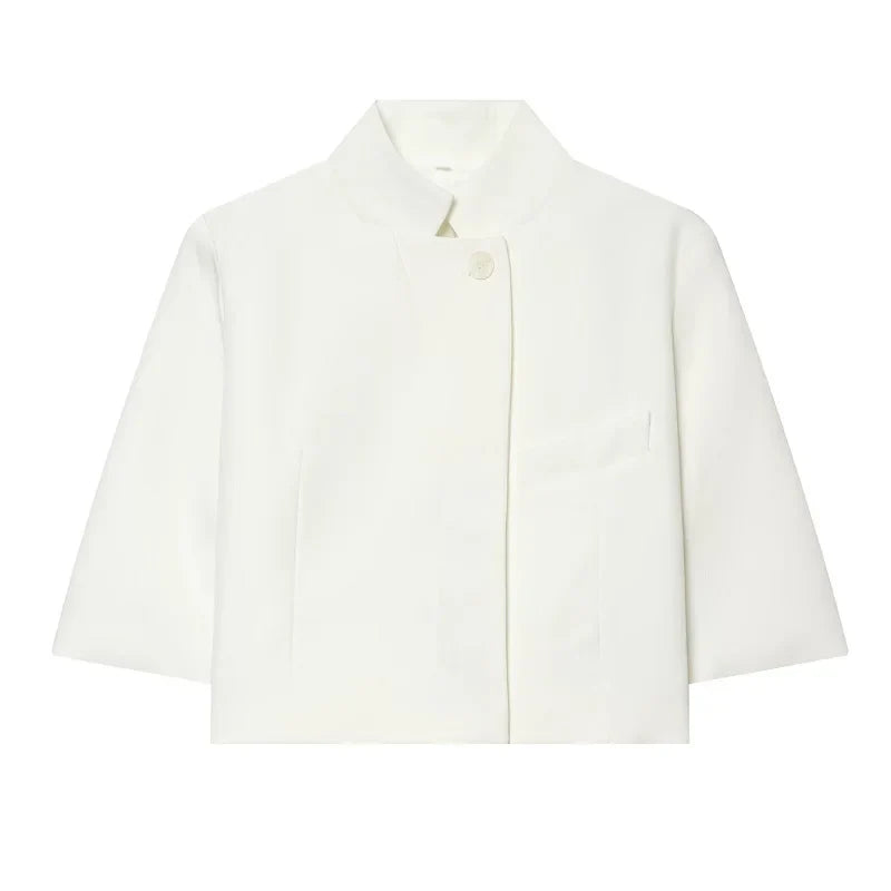 Cropped blazer med korte ærmer og knaplukning – Novelle