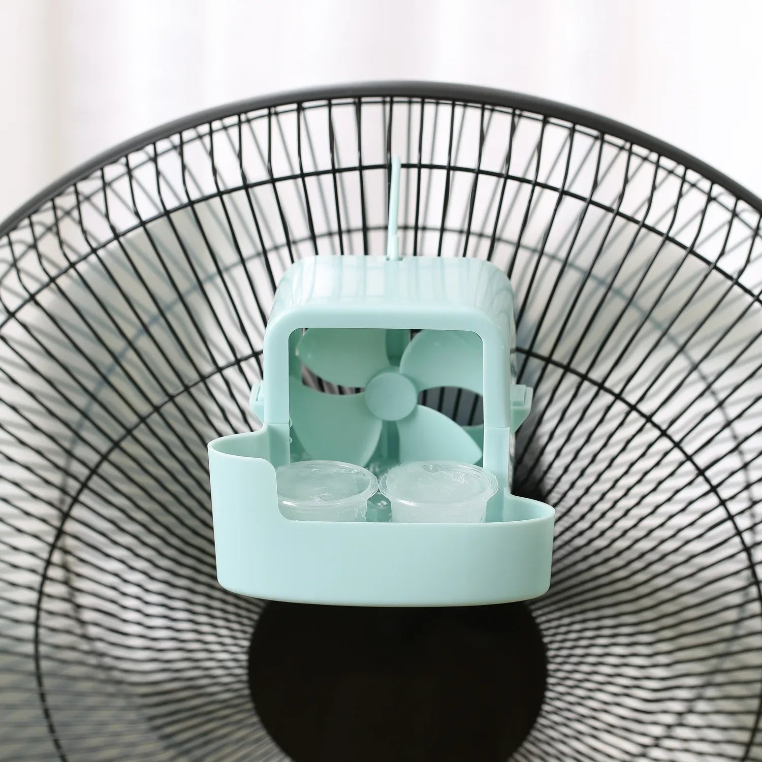 BreezeClip ventilátor – přenosný klipový ventilátor s mlžícím chlazením