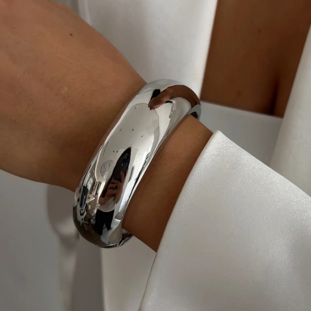 Solvia Cuff Armbånd – Justerbart geometrisk metalarmbånd