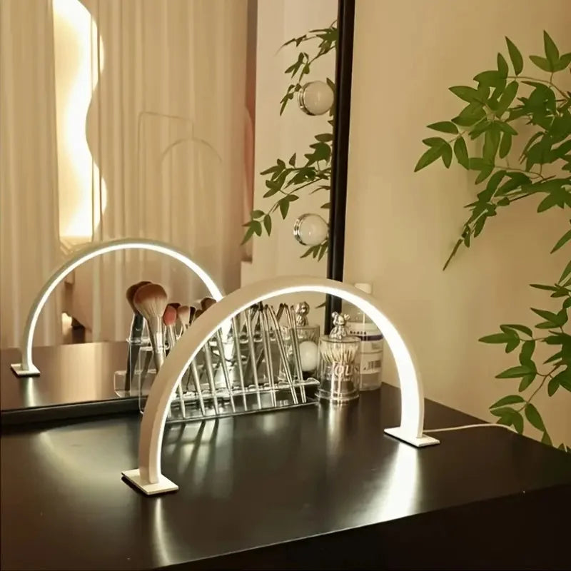 Lumera LED Bordlampe med 3 Lysfarver og USB Tilslutning