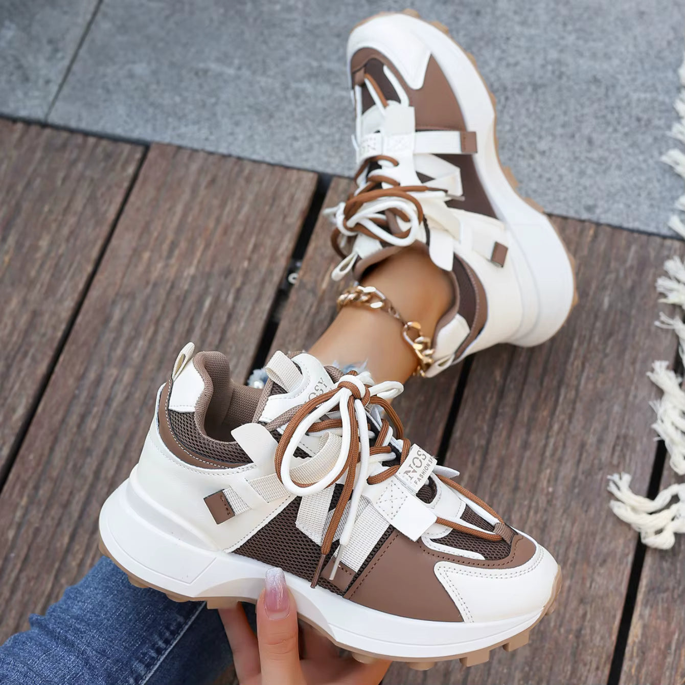 Velina sneakers – lette snørelukningssko til hverdag