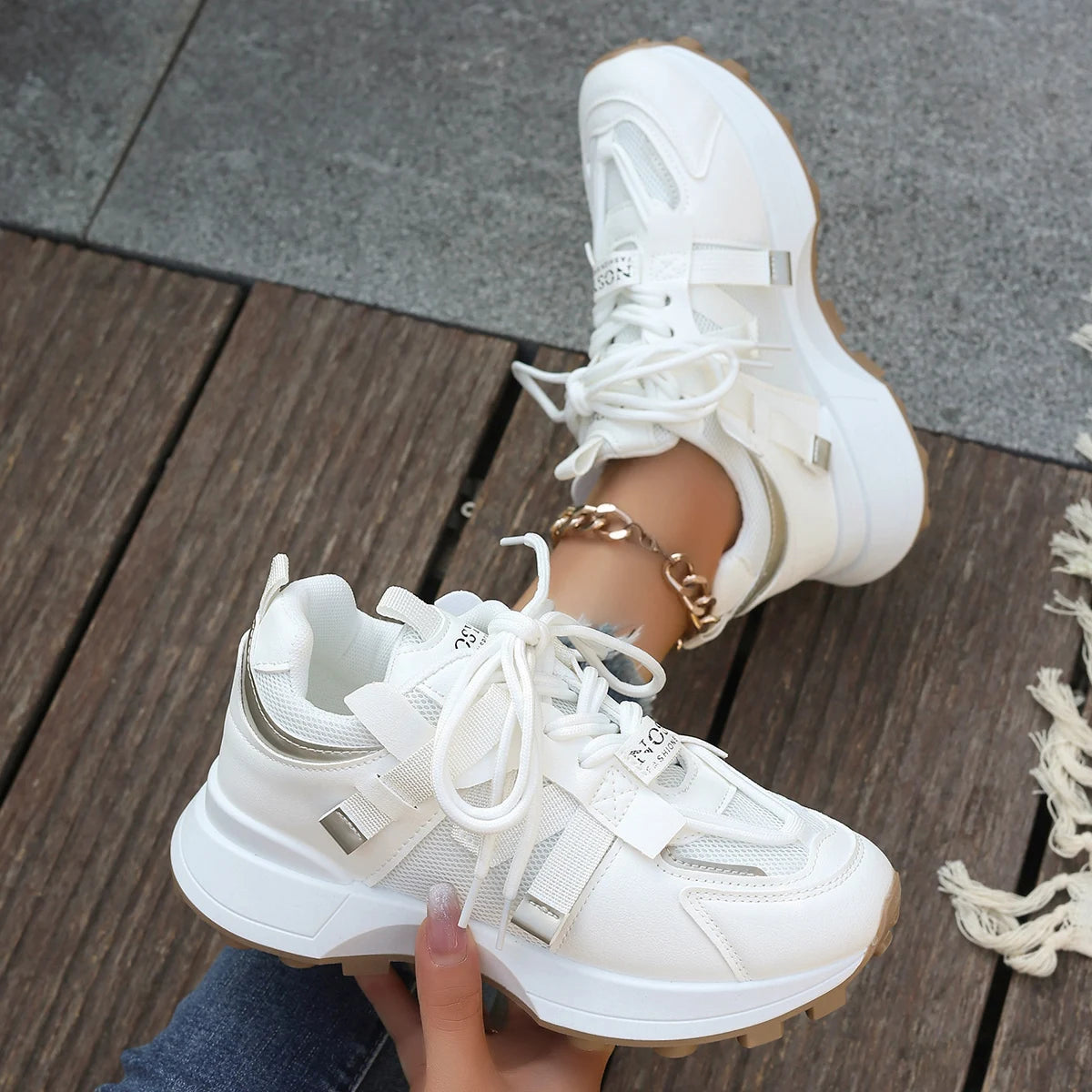 Velina sneakers – lette snørelukningssko til hverdag