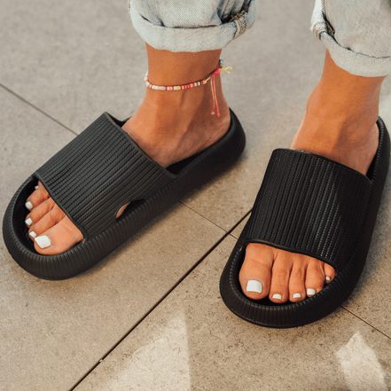 Avelia damesandaler – slip-on sandaler med åben tå og bred rem