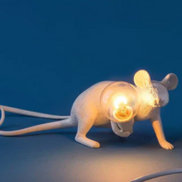 Lurio LED Bordlampe i Museform