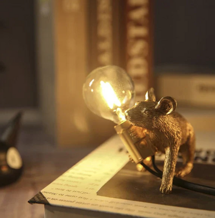 Lurio LED Bordlampe i Museform