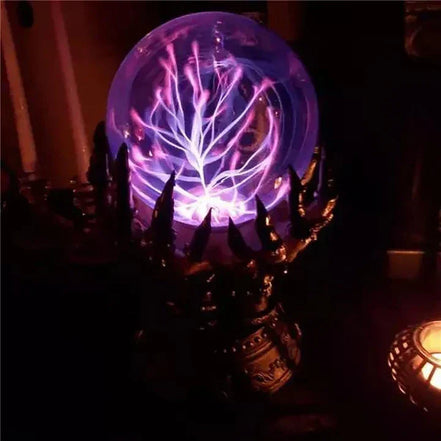 Mystara bordlampe med krystalkugle-design
